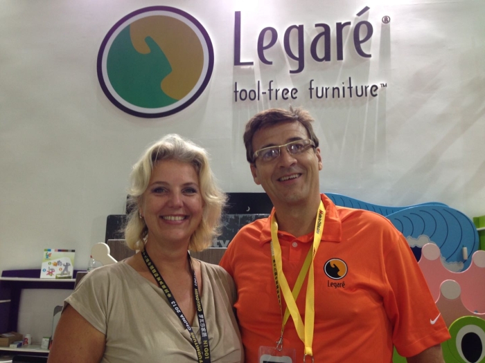 Lionel with German buyer at Shanghai Fair